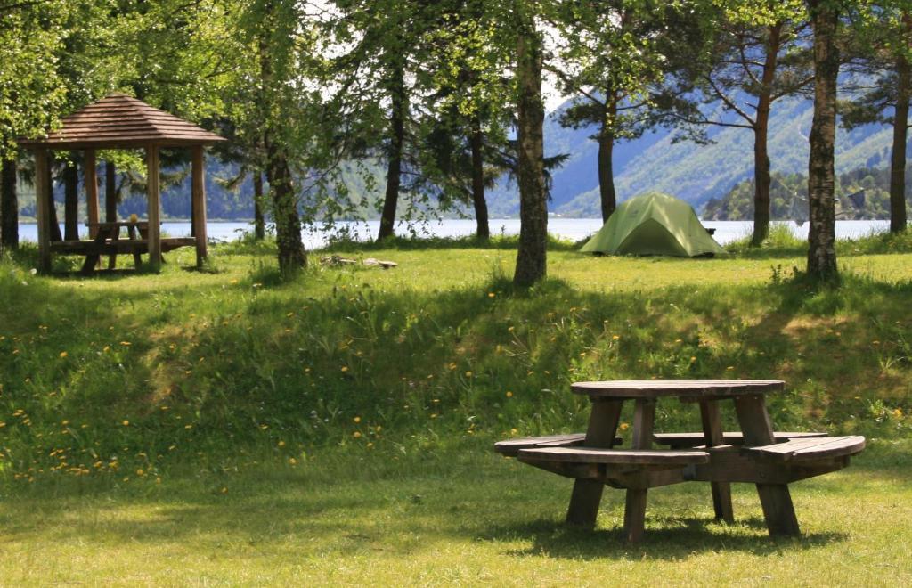 Trolltunga Camping Odda Bilik gambar